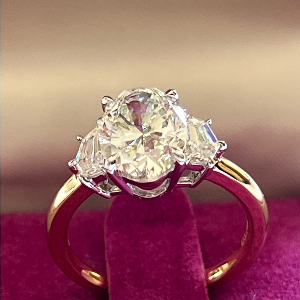 Diamond Ring 3.67 ctw, 18k lab made with IGI